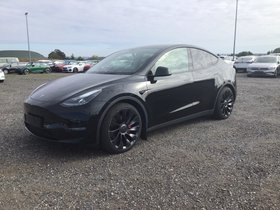 Tesla Model Y Performance Dual Motor AWD-Pano-21