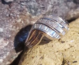 Ring mit Diamanttrapezen - Handarbeit