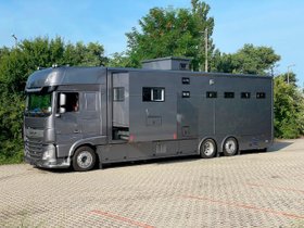 Pferdetransporter Wohnmobil LKW Neufahrzeug 530PS Horsetruck Paardentruck Cavallo Camion