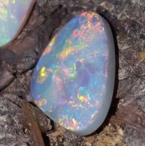 Schwarzer Opal, Lightning Ridge, Australien