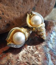 Perle der Eleganz - Ohrstecker mit Perlen und Brillanten